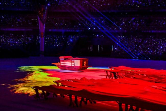 18新利苹果客户端志愿者与群众演员助力十四运