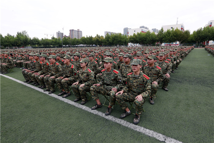 军训学生_副本.jpg