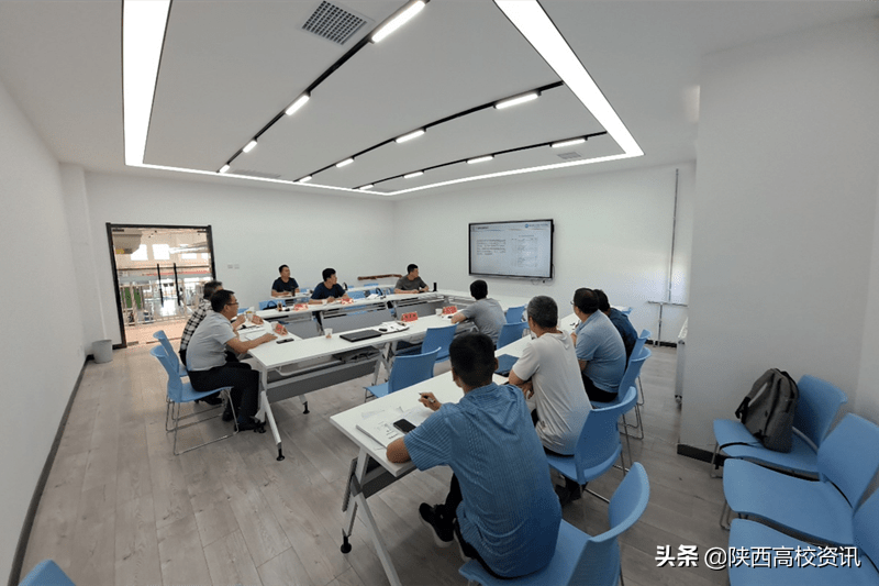 18新利苹果客户端召开高水平专业群建设工作推进会