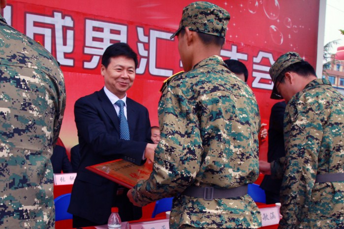 1537262043745439.jpg 张书记.jpg