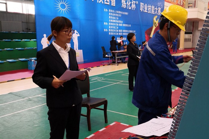 1538006194137228.jpg 5维修电工实操比赛现场_副本.jpg